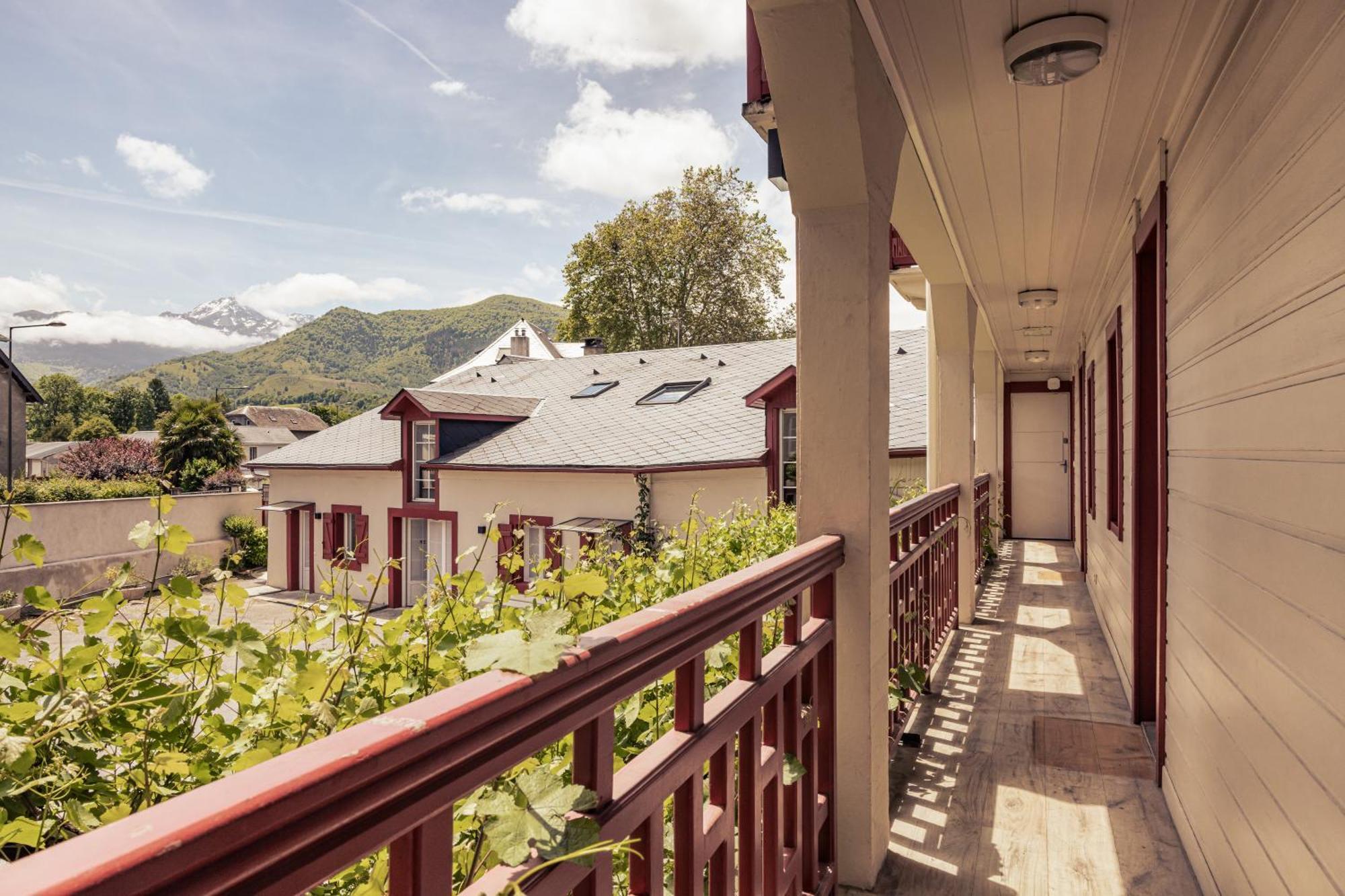 Le Clos Du 5 - Appart Hotel Bagneres Exterior foto